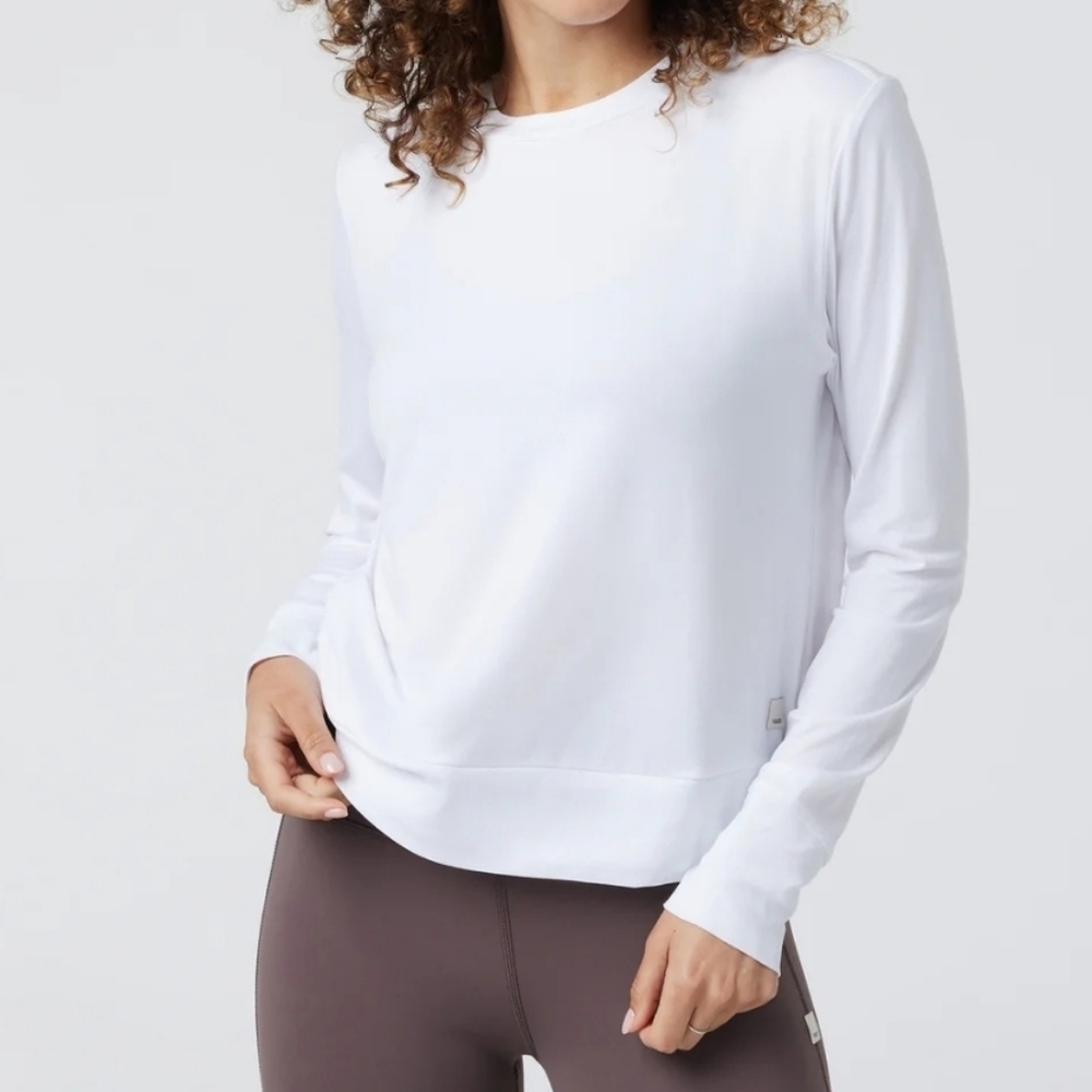 Gently Used Vuori Daydream Crew White - Size S